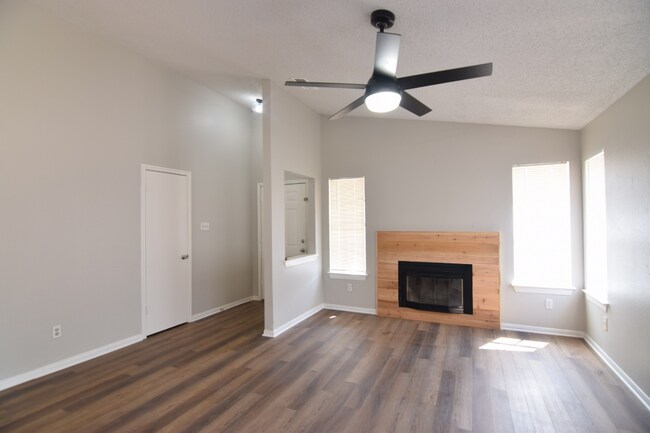 Building Photo - 4714 Ridge Way Dr