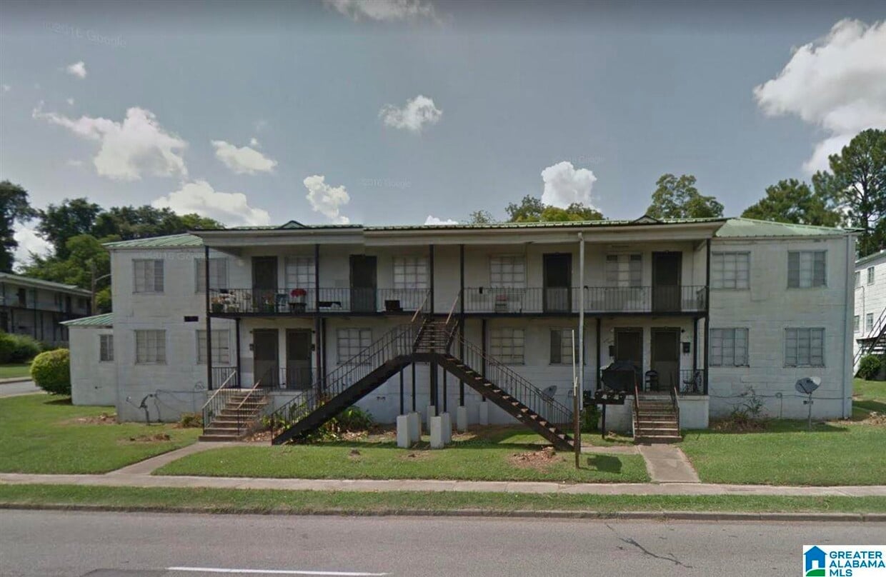 Primary Photo - 2004 Warrior Rd