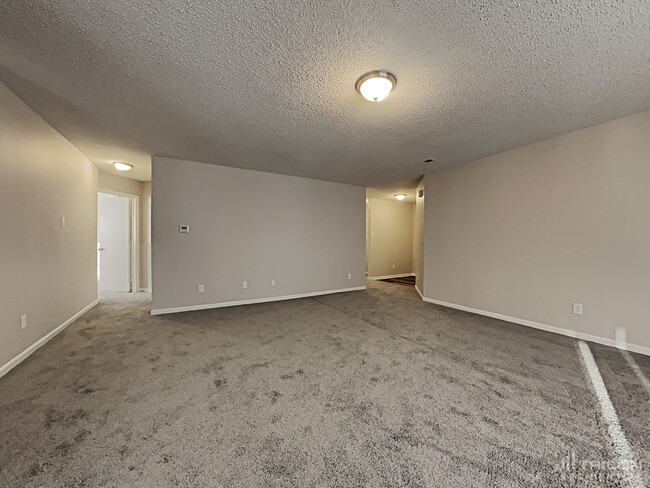 Building Photo - 2255 Westmere Dr