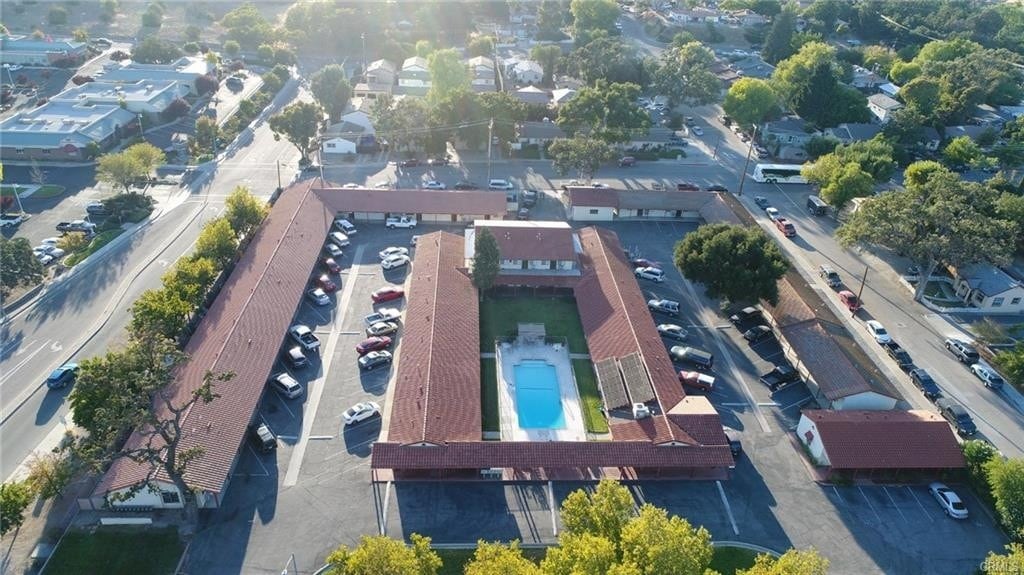 Primary Photo - Clifton Apartments