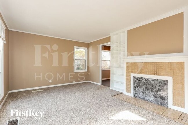 Building Photo - 308 Shabbona Dr
