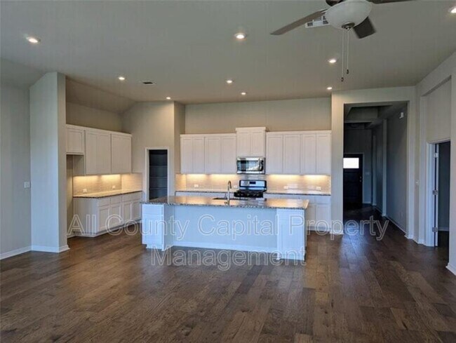 Foto del edificio - 408 Trailing Lantana Ln