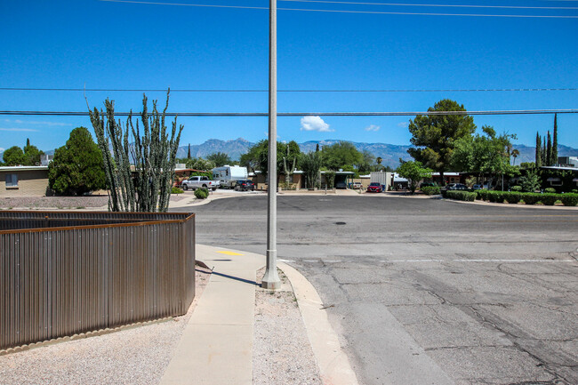 Foto del edificio - 3202 S Clinton Ave