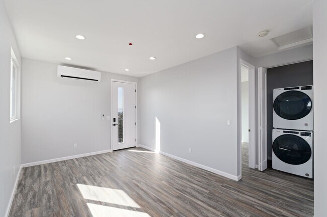 Foto del edificio - Brand New 2 Bedroom / 1 Bath Home | Ocean ...