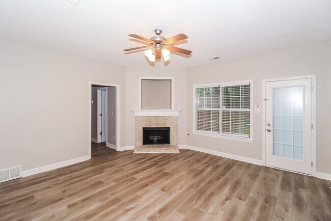 Building Photo - 1140 Casentino St