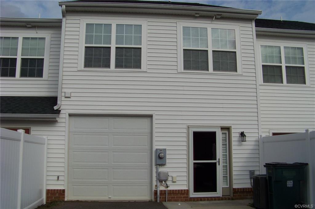 Building Photo - 7441 Pebble Lake Dr
