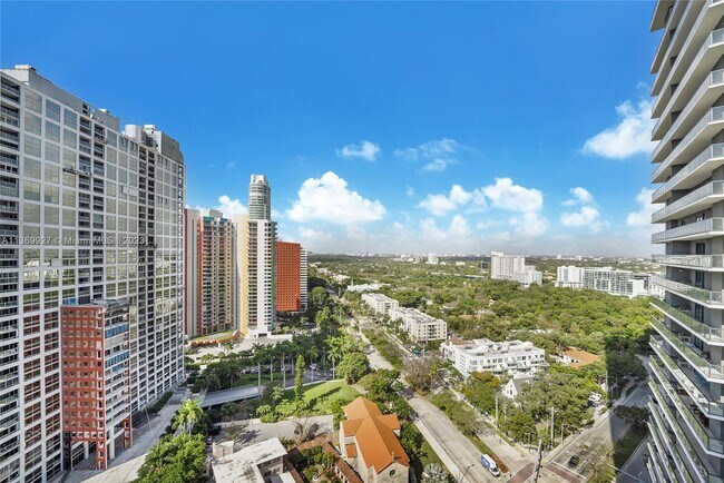 Foto del edificio - 151 SE 15th Rd