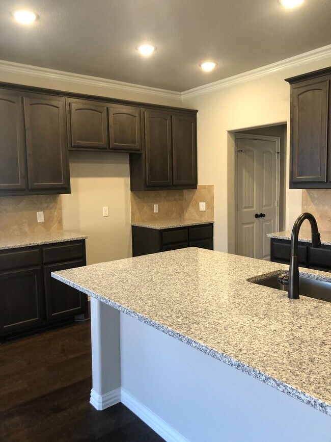 Foto del edificio - Ranch-Style 3 Bedroom/2bath w Designated O...