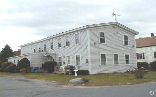 Primary Photo - 70 Belcher St