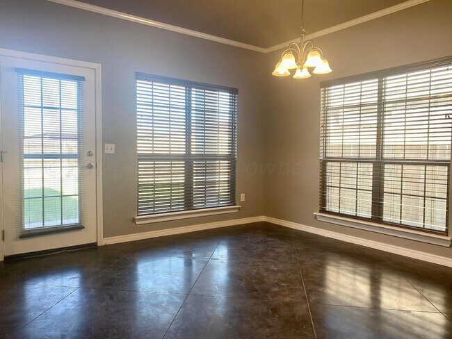 Foto del edificio - 9608 Sydney Dr