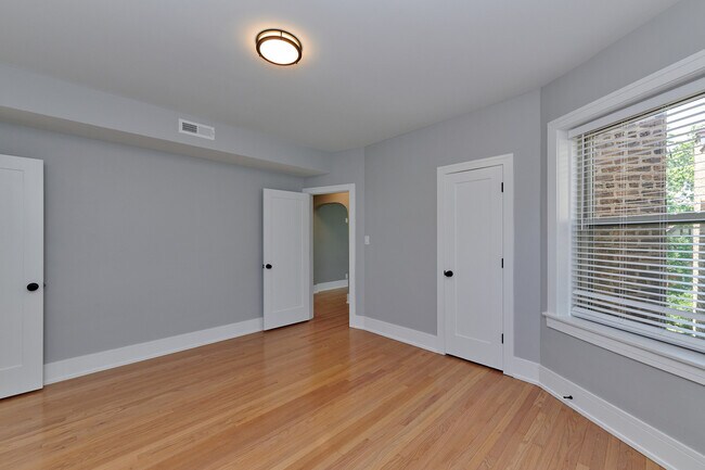 Building Photo - 5439 N Campbell Ave