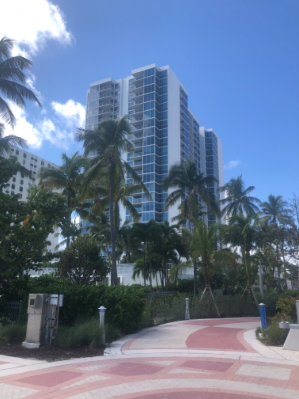 Foto del edificio - 2655 Collins Ave