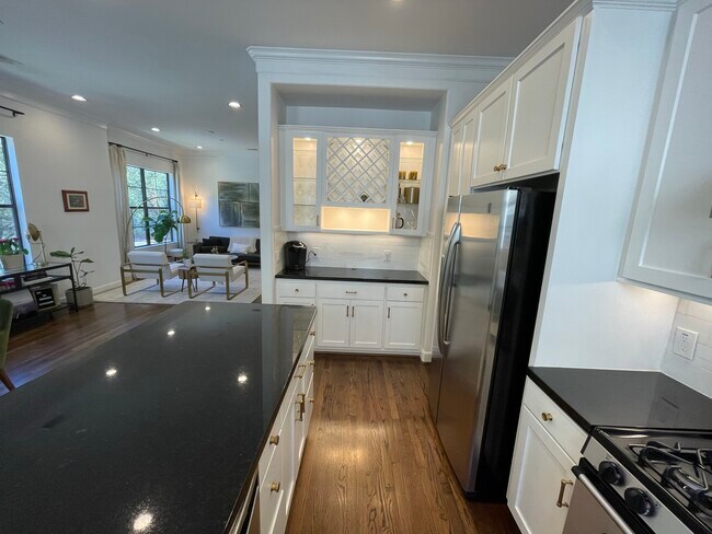 Custom Dry Bar - 2210 Mid Ln