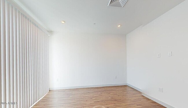 Foto del edificio - 26800 N 27th Ave