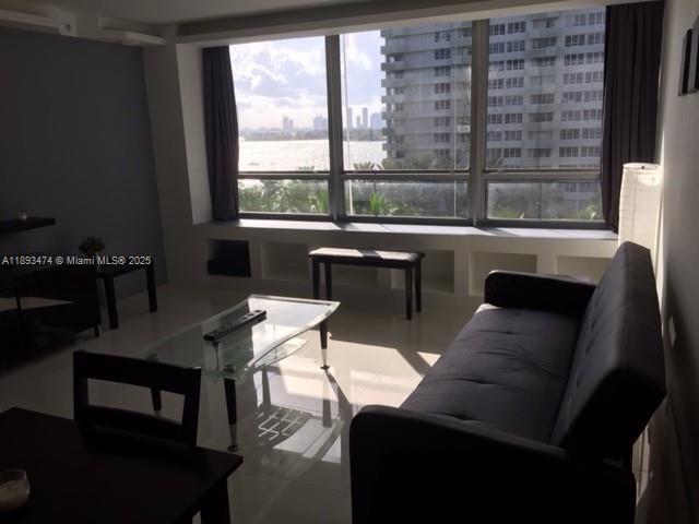 Foto del edificio - 1500 Bay Rd
