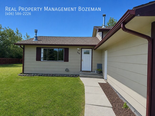Building Photo - 210 Valley Dr
