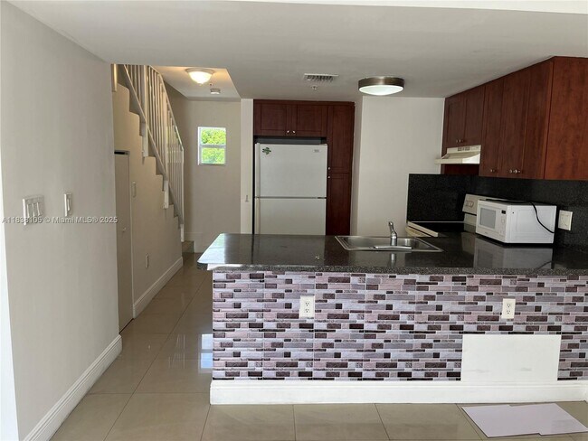 Foto del edificio - 1020 SW 4th St