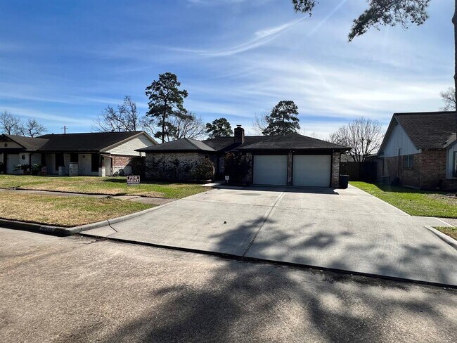 Building Photo - 14502 Roundstone Ln