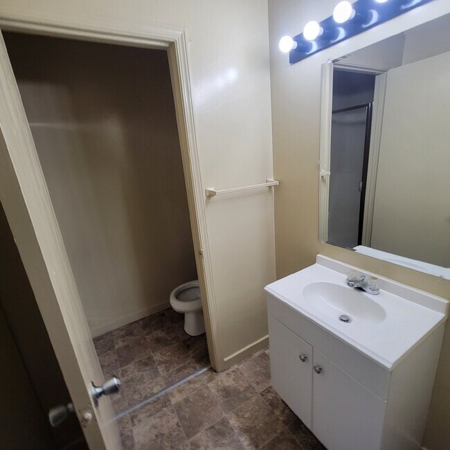 Foto del edificio - Brightwood 3BR/2BA House w/Attached Garage!