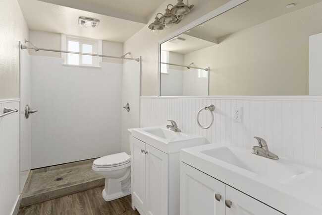 Building Photo - 719 Chestnut St