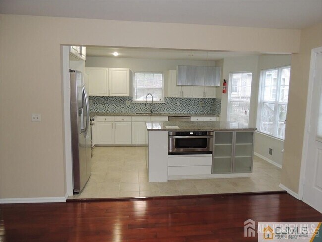 Building Photo - 107 Amy Dr