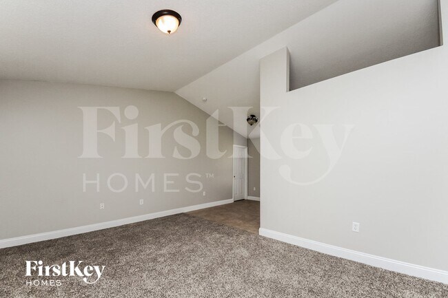 Foto del edificio - 256 Canterbury Ct