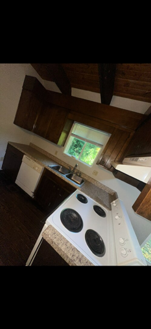 Foto del edificio - 400 Lindsay Rd