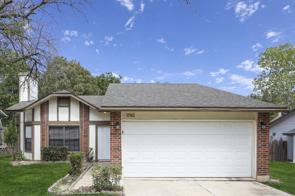 Foto principal - 8743 Ridge Moon Dr