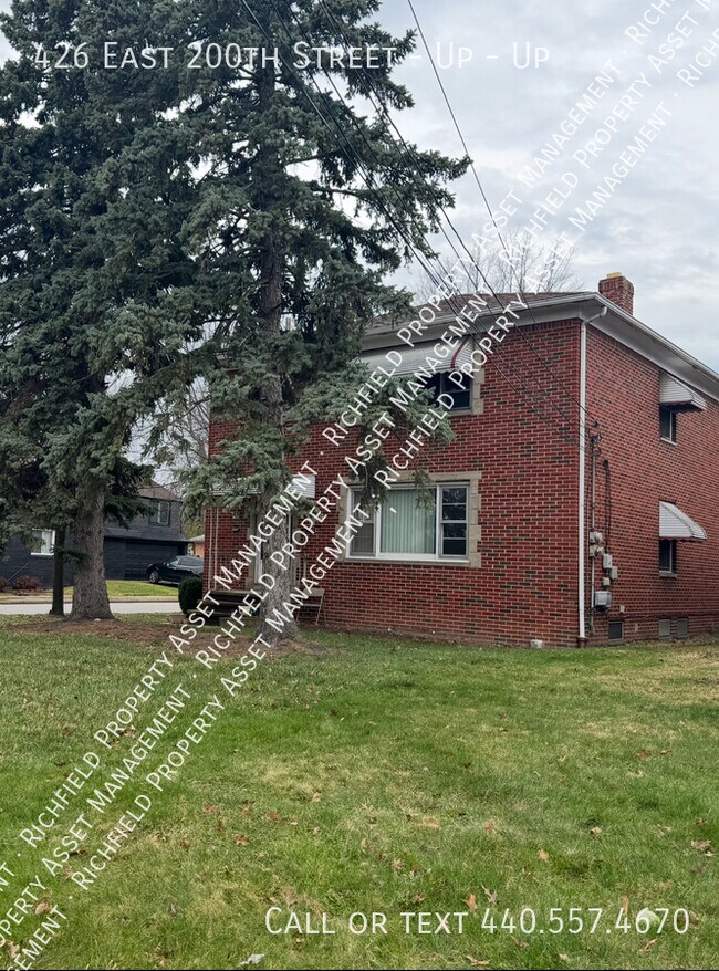 Building Photo - 426 E 200th St