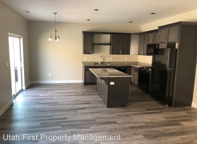 Building Photo - 3 br, 2.5 bath House - 1549 S 1450 W #C