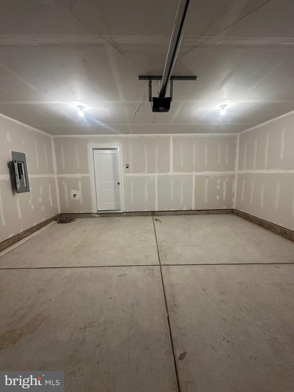 Foto del edificio - 17 Atkins Dr