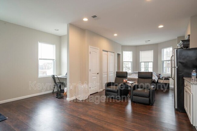 Foto del edificio - 4819 Old York Rd