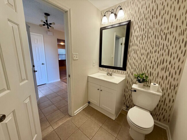 Building Photo - Beautiful Single-Family Home in Green Run