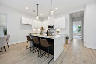 Building Photo - 8020 Westglen Dr