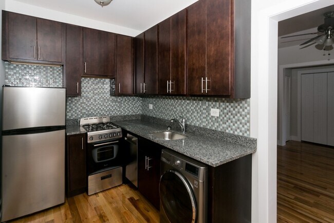 Foto del edificio - 2226 W Wilson Ave