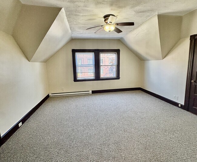 Building Photo - 137 Whitwell St