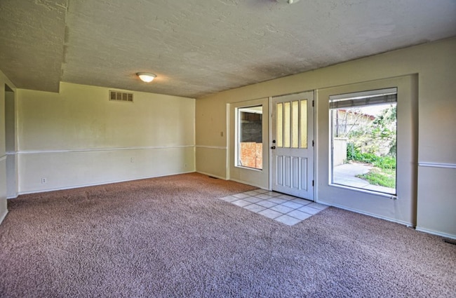 Building Photo - 3065 Bannock Dr