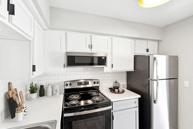 Kitchen - Westminster Club Apartments