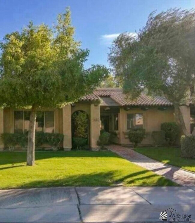 Building Photo - 3533 S Cholla Dr