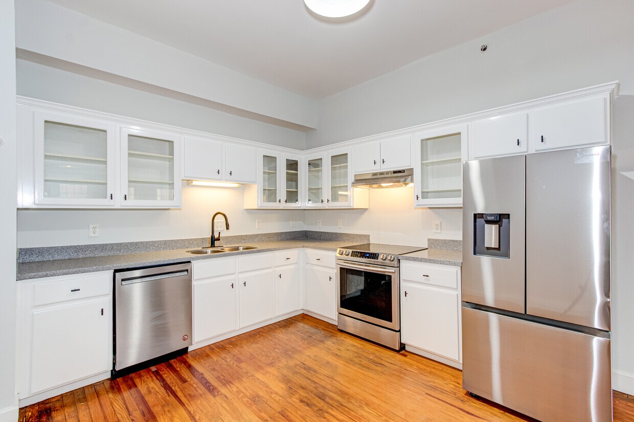 812 Broad St, Augusta, GA 30901 Apartments in Augusta, GA