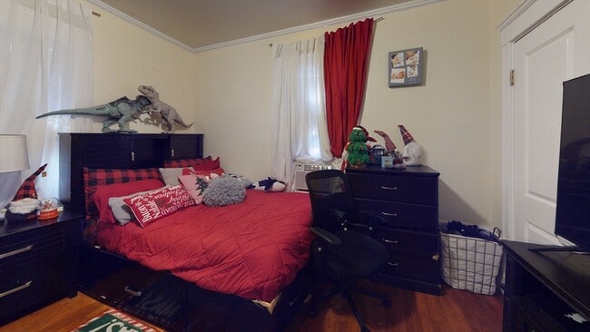 Building Photo - 14 Davison St