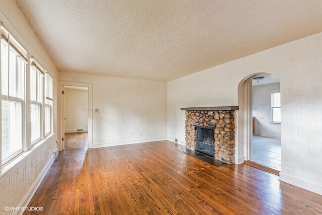 Foto del edificio - 148 Pleasant Ave