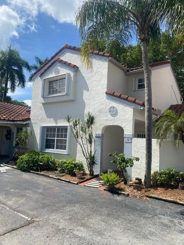 1367 Cottonwood Cir, Weston, FL 33326 House Rental in Weston, FL