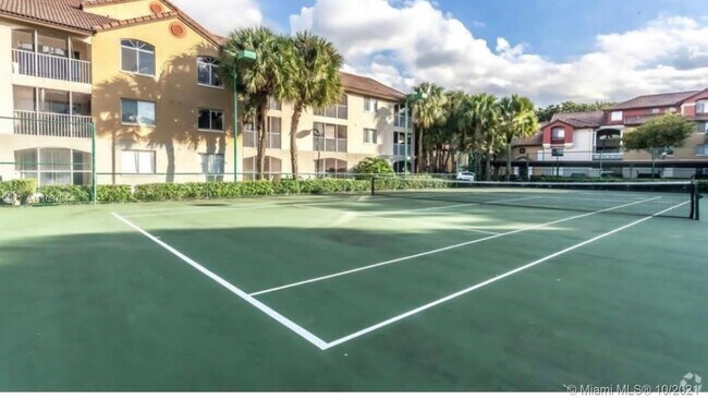 Foto del edificio - 4555 NW 99th Ave