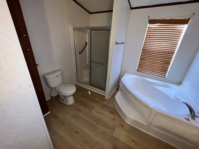 Building Photo - 6100 E Rancier Ave