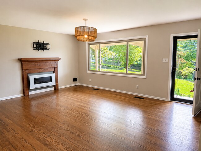 Building Photo - 725 Aeronca Rd NW