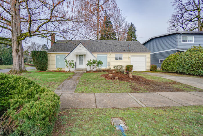 Primary Photo - FOUR BEDROOM HOUSE IN CAMAS