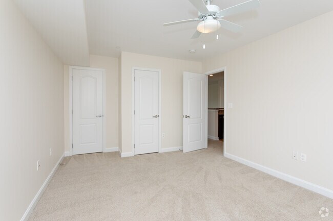 1BR, 1BA - 768 SF - Evergreens at Laurel