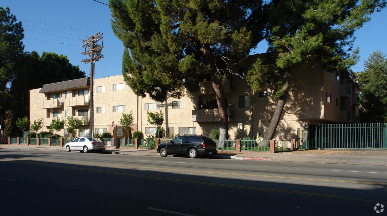 5015 Coldwater Canyon Ave, Sherman Oaks, CA 91423 Apartments in Sherman Oaks, CA