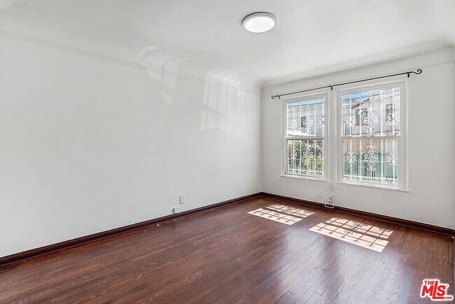 Foto del edificio - 8230 Blackburn Ave